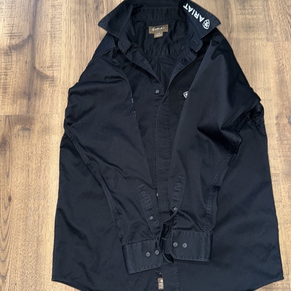 Ariat Men's Black Button Down Shirt with Colorful Sleeve Logo - Picture 5 of 7